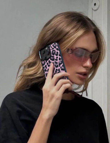 Deri iPhone Kılıf 15 Plus Pembe Leopar - (1)